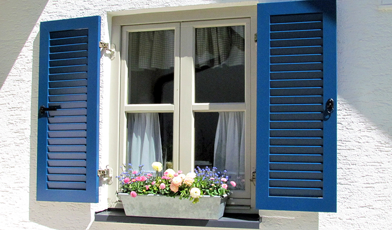 Referenzen: Fensterläden und Tore